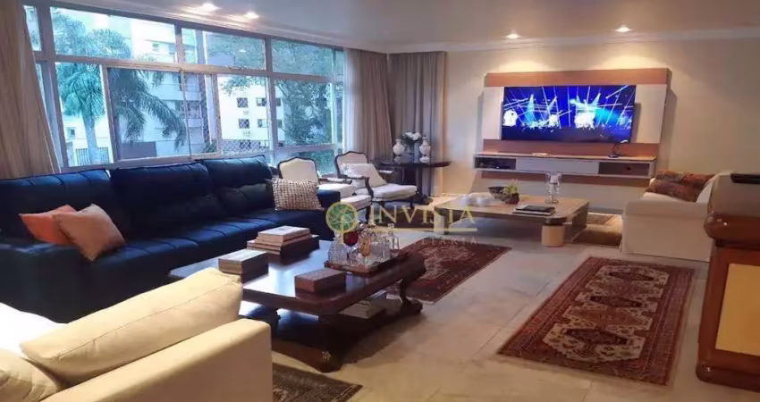 Apartamento com 224m², 4 quartos, hidromassagem e 2 vagas de garagem.