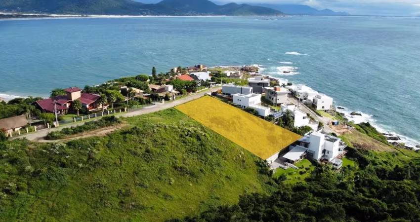 Terreno com 1537m² e vista Mar à venda em Garopaba.