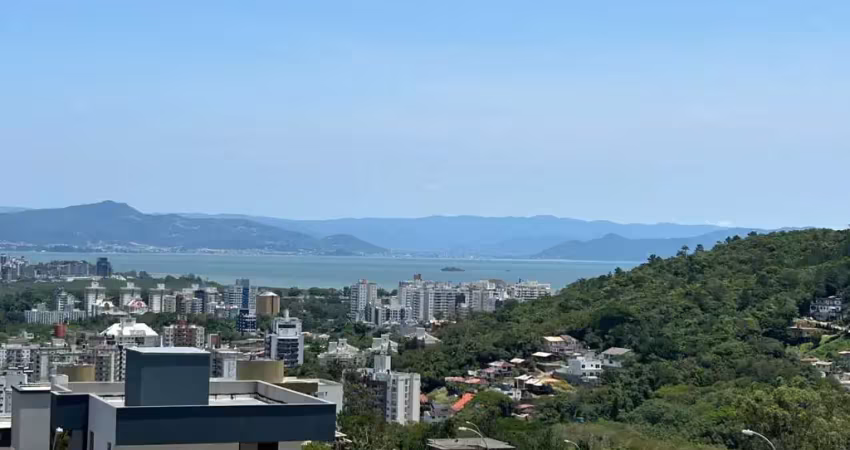 Lote com vista para o mar, infraestrutura completa e localização privilegiada