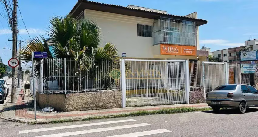 Casa comercial á venda no bairro campinas em florianópolis