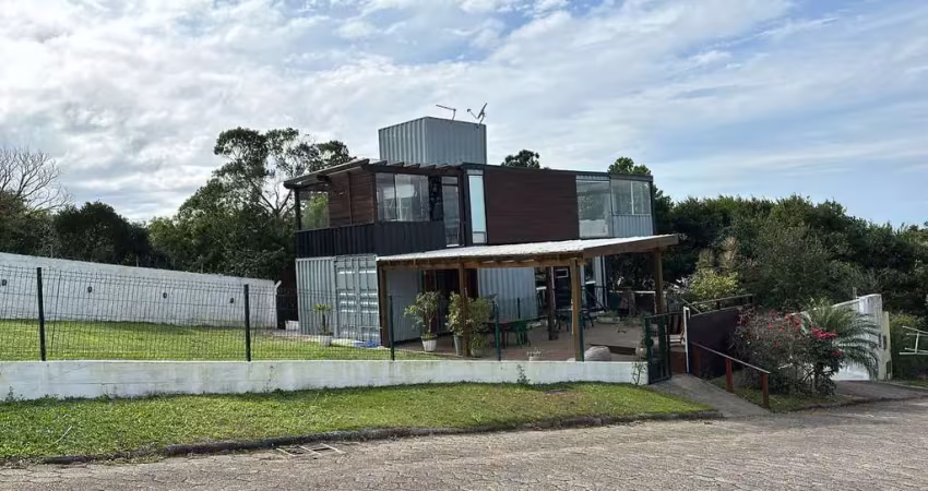 Locação | 140 m², condomínio fechado, 3 quartos, área de churrasqueira com jacuzzi e 4 vagas - campeche, florianópolis.
