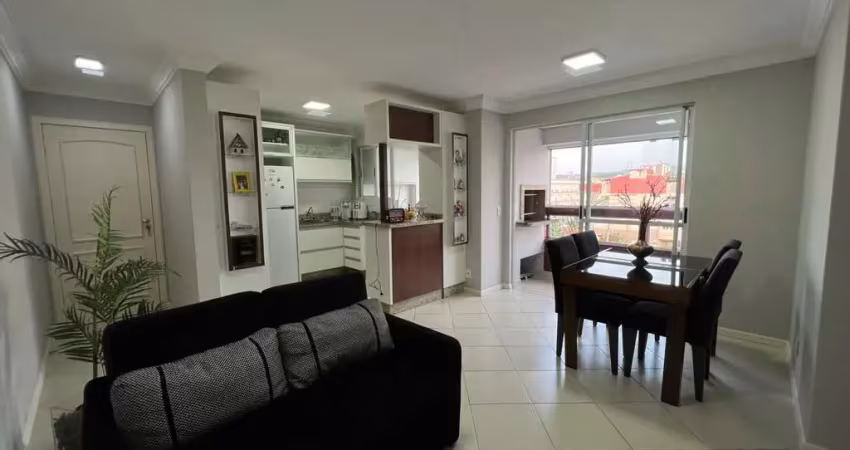 Semi mobiliado, 2 quartos sendo 1 suíte e 1 vaga no estreito.