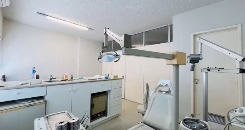 Sala comercial com 40m² à venda no Centro.