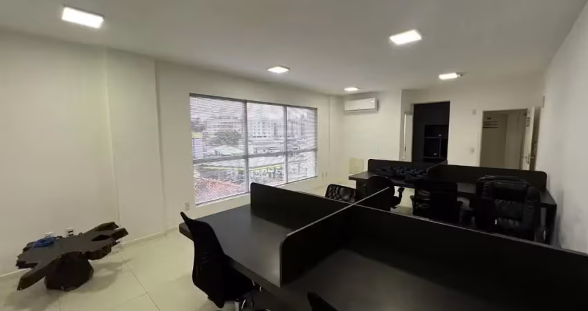 À venda | sala comercial com 32m² e 1 vaga de garagem - capoeiras, florianópolis.