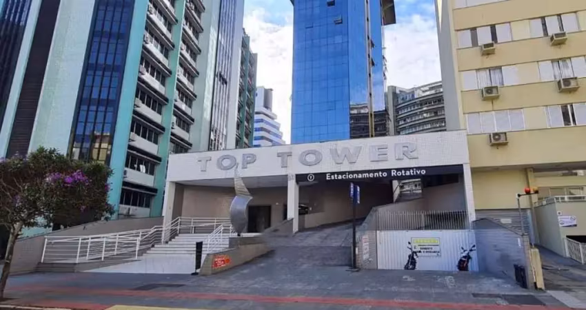 Andar comercial com 5 vagas à venda no centro de florianópolis.