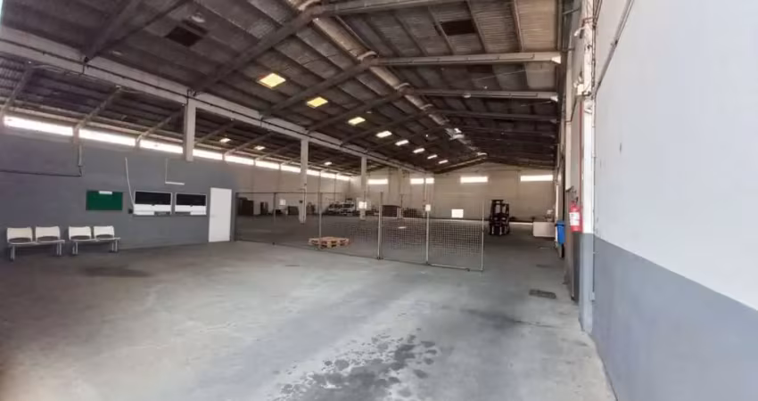 Galpão com 5000m² e 35 vagas para locação em são josé.