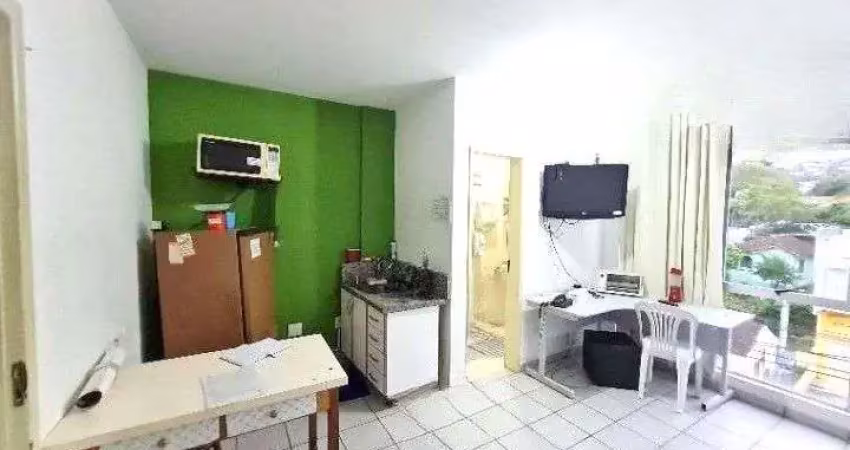 Sala comercial com 1 vaga para locação na trindade.