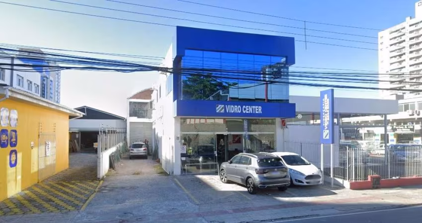 Loja comercial com 374m² à venda no Estreito.