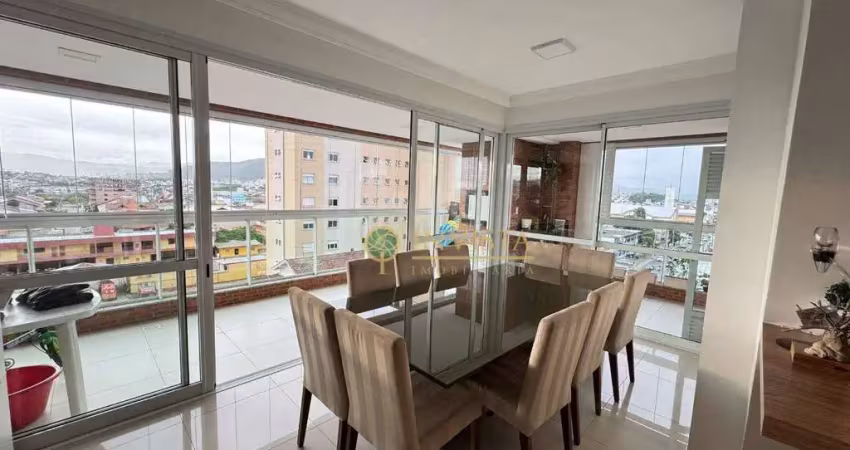 Andar alto, 3 quartos, sacada com churrasqueira, semi mobiliado e 2 vagas de garagem - à venda no centro de palhoça.