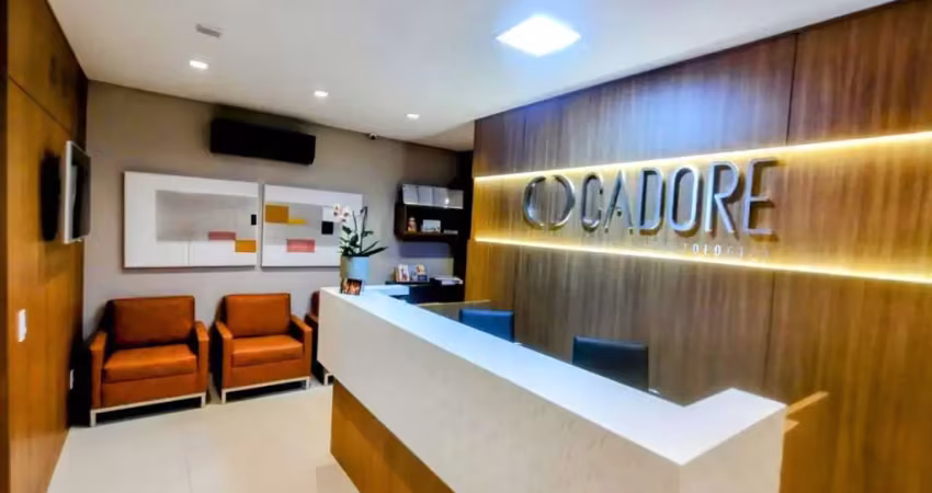 Sala comercial com 125m², 2 vagas e 3 banheiros - à venda no centro de florianópolis.