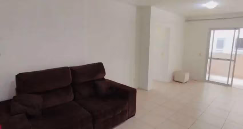À venda próximo ao shopping itaguaçu! 3 quartos, sacada com churrasqueira e 1 vaga de garagem.