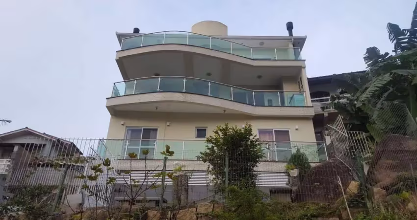 Alto padrão no bairro saco grande! 3 andares, 440m², vista mar, 4 quartos e hidromassagem - à venda em florianópolis.