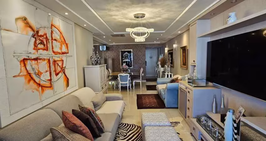 À venda no bairro estreito! 3 quartos, alto padrão, sacada com churrasqueira, vista mar, hidromassagem e 2 vagas de garagem.