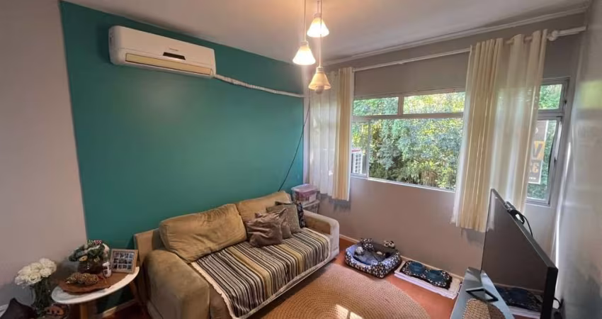 À venda |  2 quartos, 58 m², semi mobiliado e 1 vaga de garagem - Próximo ao Angeloni de Capoeiras