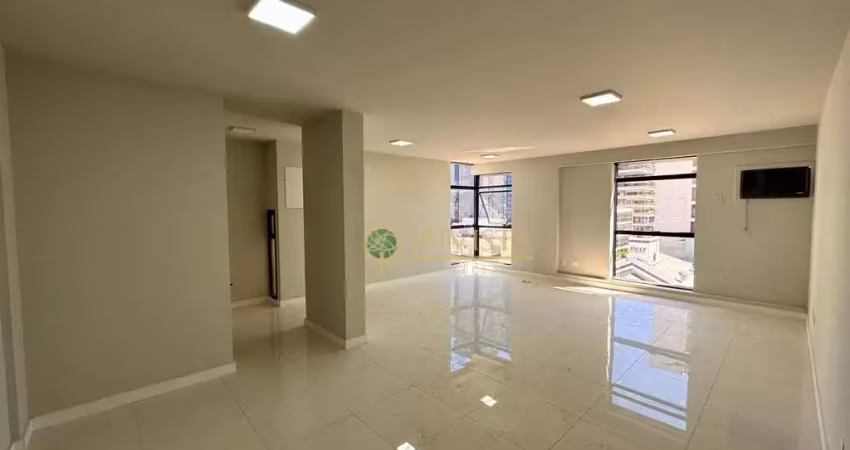 Sala comercial com 50m² e 1 vaga de garagem - à venda no centro de florianópolis.