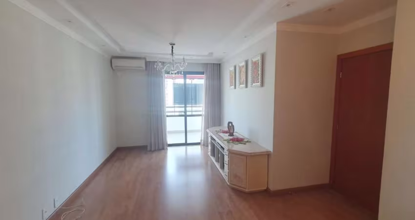 À venda | Andar Alto, 3 quartos, semi mobiliado e 2 vagas de garagem - Centro, Florianópolis.