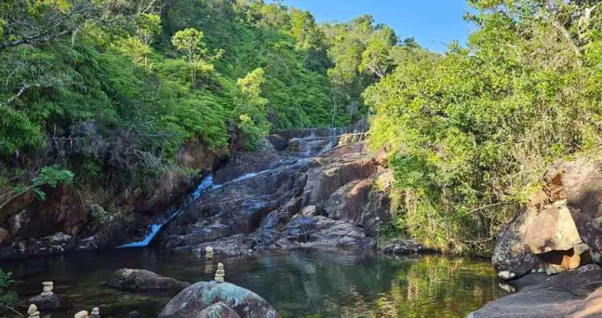 À venda | oportunidade em governador celso ramos: terreno com 106.934m², cachoeira e próximo ao mar