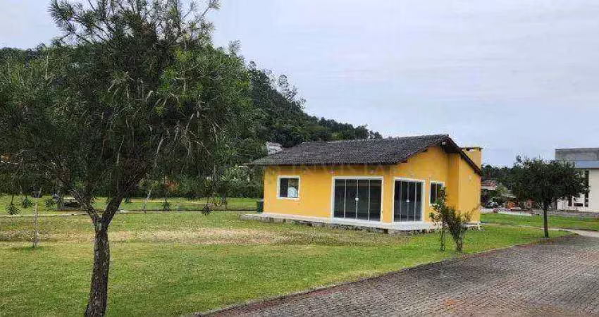À venda | terreno com 400m² no condomínio fechado vilaporé - canasvieiras, florianópolis.