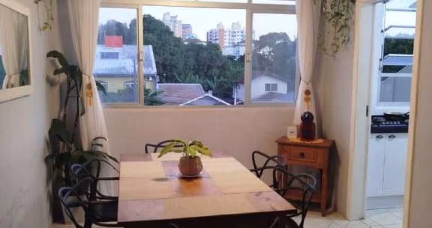 À venda | 57 m², móveis planejados, 2 quartos e 1 vaga de garagem - Abraão, em Florianopolis.