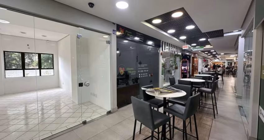 À venda | Sala/Loja no Shopping Comercial Trindade.