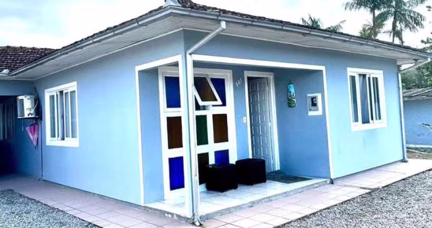 À venda | 120 m², 3 quartos (sendo 2 suítes) e 3 vagas de garagem - Palhoça/SC.