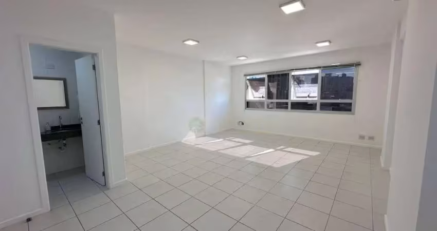 À venda | sala comercial com 38 m² e 1 vaga de garagem - estreito, em florianópolis.