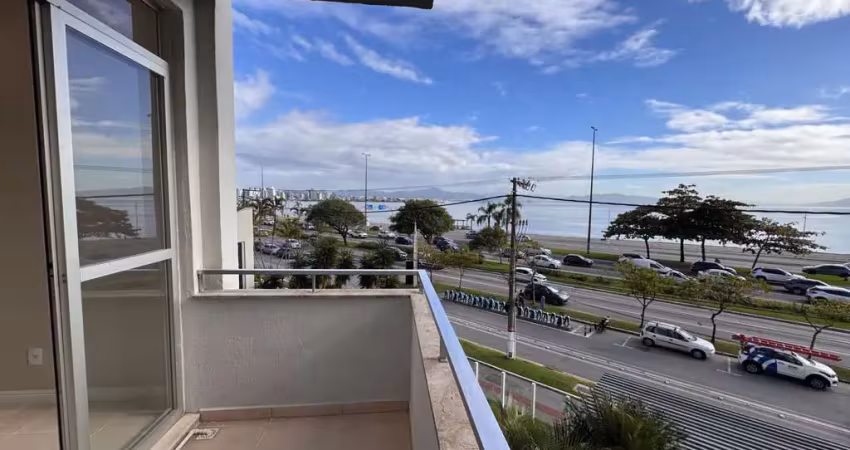 À venda | 158 m², prédio frente mar, 3 quartos, sacada e 2 vagas – av. beira mar norte.