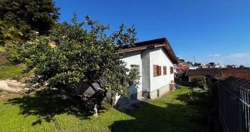 À venda | 360 m², 2 quartos (1 suíte), vista mar e 4 vagas de garagem - agronômica, florianópolis.