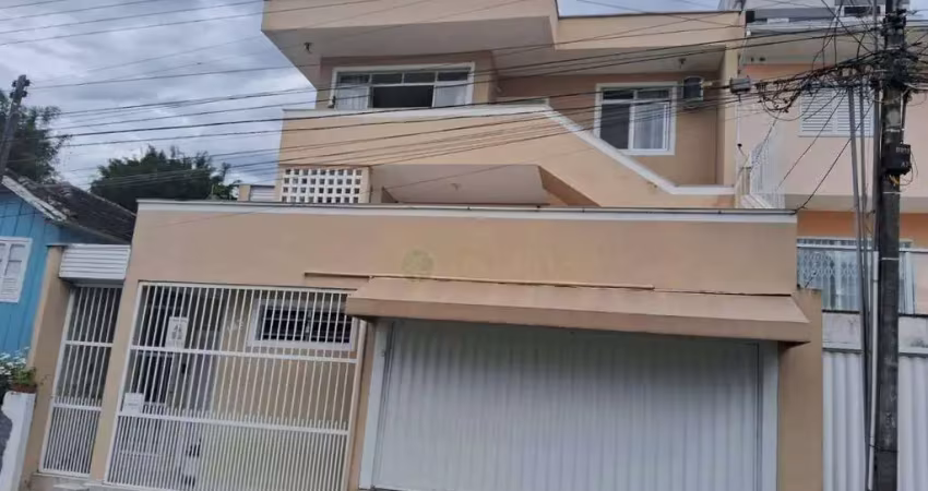 À venda | 220 m², vista mar, 2 pavimentos, 6 quartos e 2 vagas - estreito, em florianópolis.