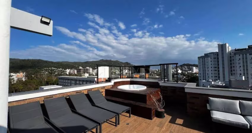 À venda | 166 m², duplex, mobiliada e decorada, terraço privativo, 3 quartos e 2 vagas - ao lado da ufsc, em florianópolis.