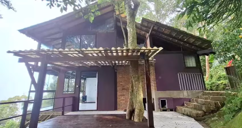 Locação | 80 m², 2 quartos, 3 vagas e varanda panorâmica - lagoa da conceição, em florianópolis.