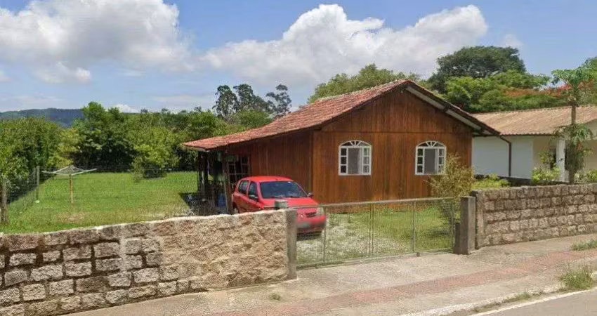 À venda | 360 m², 2 quartos, área externa ampla e 2 vagas - ratones, em florianópolis.