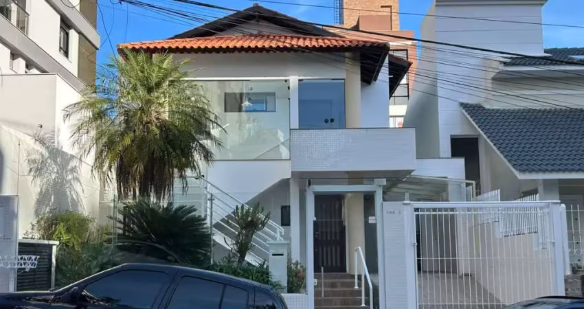 Locação | casa comercial e residencial com 250 m², 3 quartos, hidromassagem e 3 vagas - centro, em florianópolis.