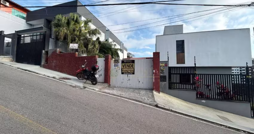 À venda | casa com 140 m² - 4 quartos, terraço com vista mar, 4 vagas - agronômica, em florianópolis.