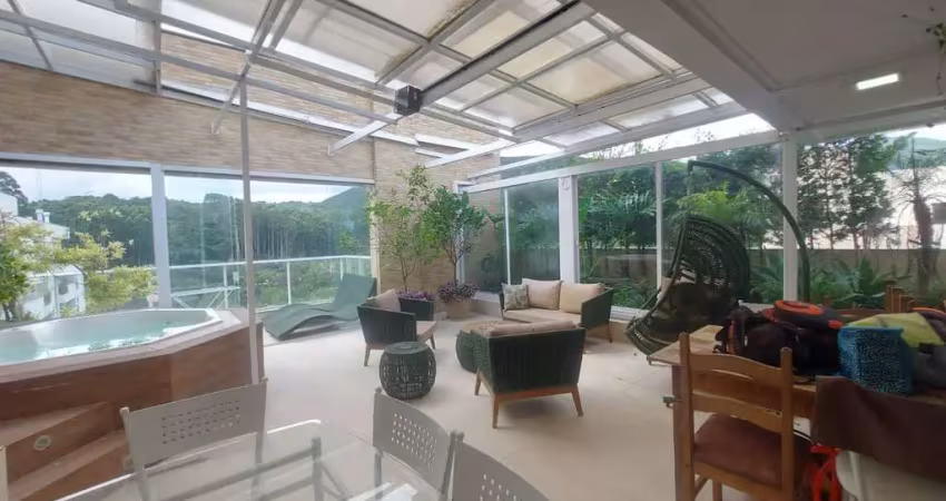 À venda | cobertura de 147 m², terraço com hidromassagem, 2 quartos e 2 vagas - itacorubi, em florianópolis.
