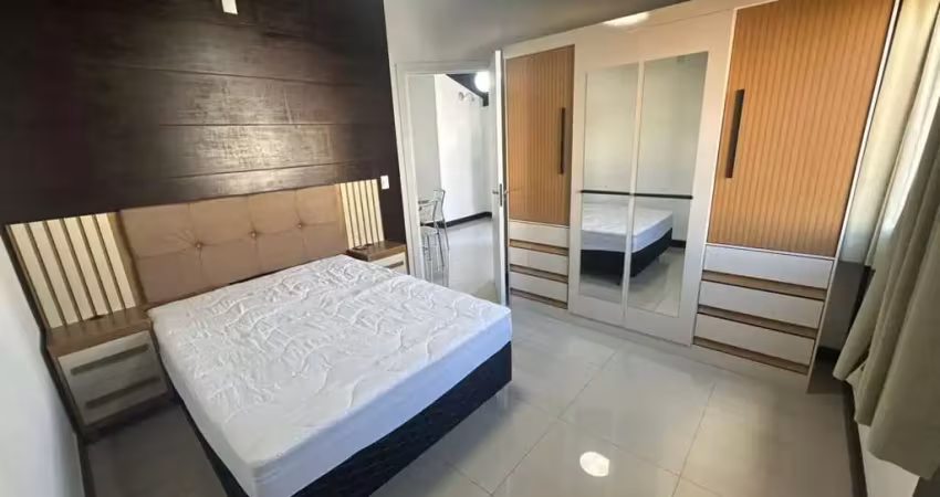 Locação | 55 m², semi mobiliado e terraço - centro, em florianópolis.