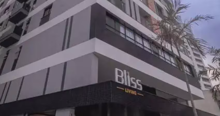 Sacada com churrasqueira, 2 quartos, hobby box e vaga de garagem - à venda no estreito em florianópolis