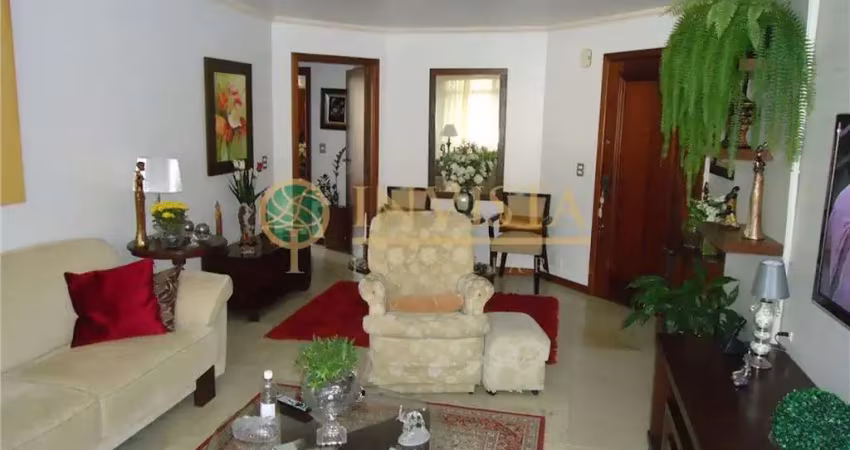 Mobiliado, 2 sacadas, 3 suítes e 2 vagas de garagem - á venda no centro de florianópolis