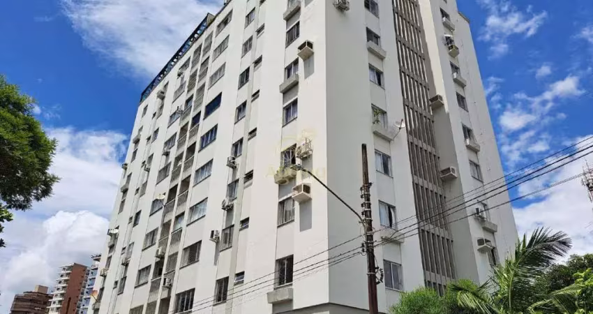 Apartamento reformado com 3 quartos e localização privilegiada no Centro de Itajaí