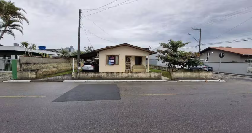 Terreno de 594 m² na parte alta do bairro cordeiros