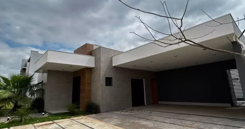 Linda casa térrea no cond. primor das torres com 217.52m2 construídos.