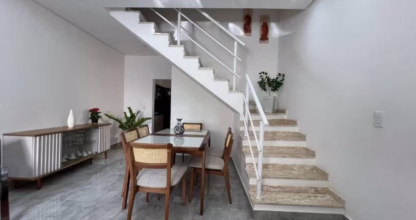 Casa em Condomínio na Vila Cleto - 3 quartos, 1 suíte, 3 salas, 3 banheiros, 121m². Agende sua visita hoje mesmo!