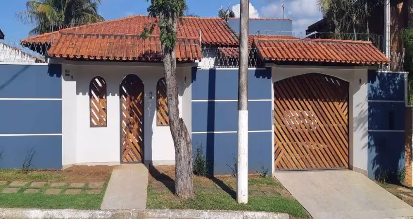 Casa residencial para Venda Alto das Palmeiras, Itu 4 dormitórios sendo 1 suíte, 3 salas, 4 banheiros, 4 vagas 430,00 m² construída, 430,00 m² útil, 8