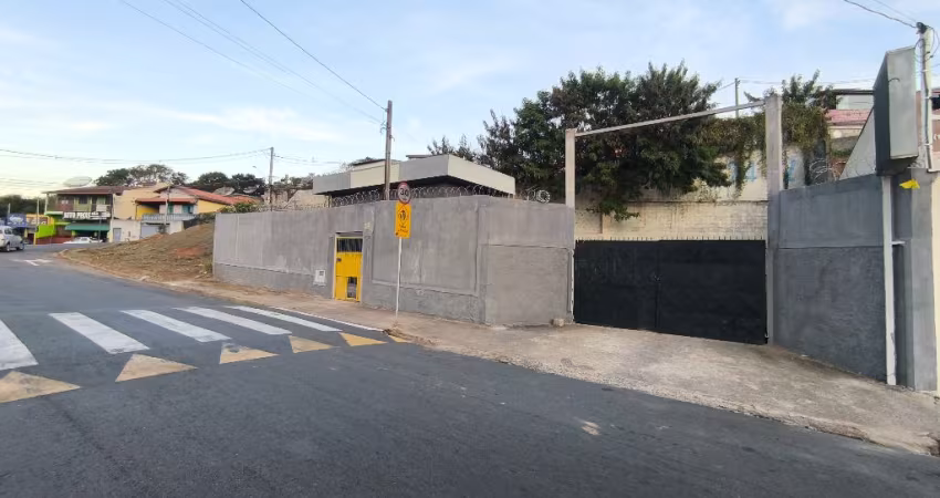 Terreno comercial com construção, excelente localização