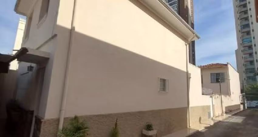 Alugue já este amplo sobrado de 3 quartos no bairro Santa Terezinha em SP!