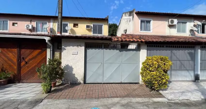 Casa em condomínio fechado com 2 quartos para alugar na Rua Pastor Silvio Lopes, 1079, Santa Cruz da Serra, Duque de Caxias