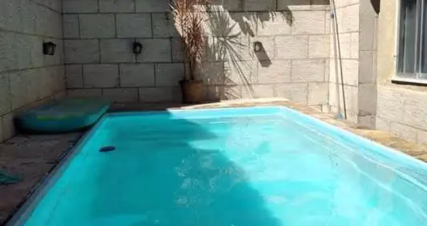 Casa com 2 quartos para alugar na Rua Eloi Macedo, 29, Chácaras Rio-Petrópolis, Duque de Caxias