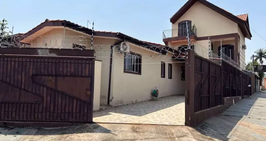 Casa com 3 dormitórios à venda, 242 m² por R$ 840.000,00 - Jardim Leocádia - Sorocaba/SP