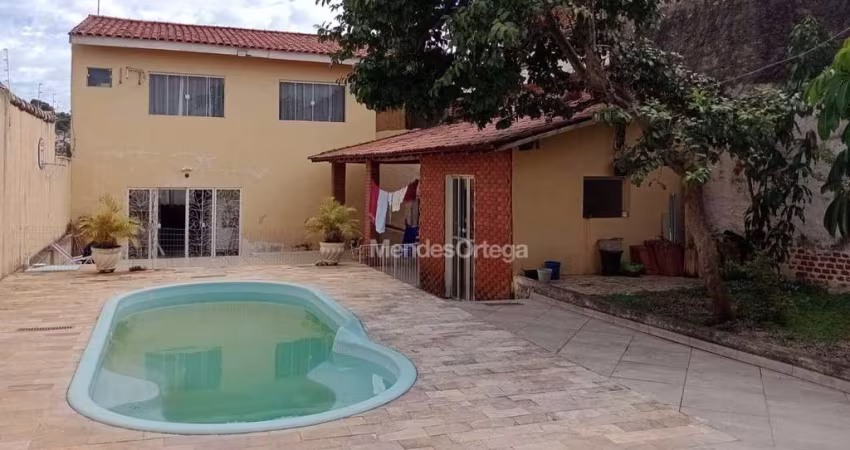 Casa 4 Quartos com Piscina Vila Carvalho