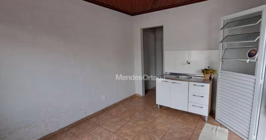 Casa com 1 dormitório para alugar, 30 m² por R$ 1.060,00/mês - Alem Ponte - Sorocaba/SP